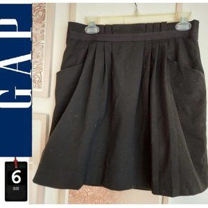 💖2/$20-Gap stretch skirt,  pleated waist, size 6
